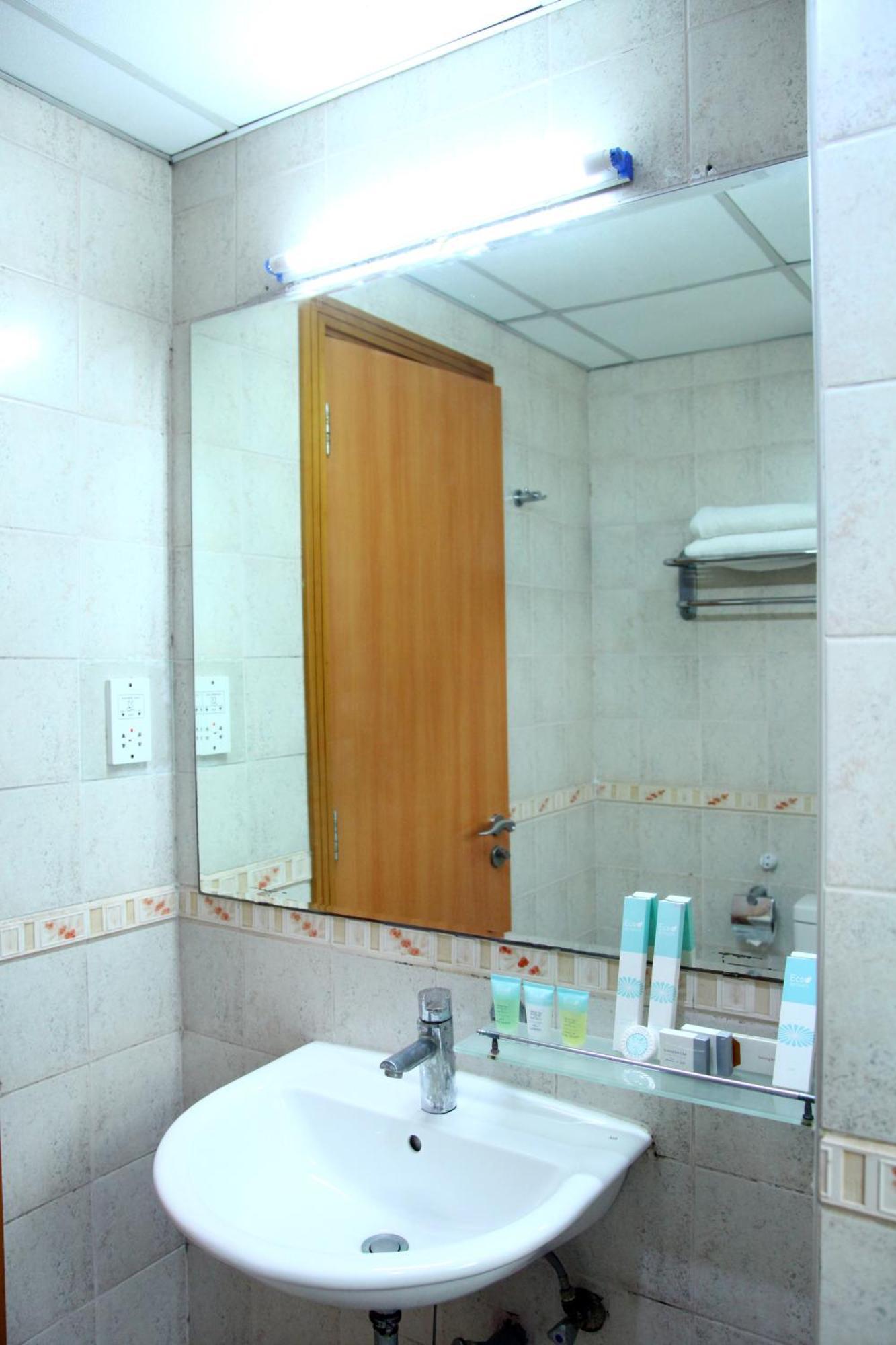 Ruwi Hotel Apartments, Sharjah Exterior photo